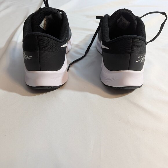 NWOB Nike Quest 4 *Size 9 (run a little large) Black/White Running Shoes - Picture 3 of 16